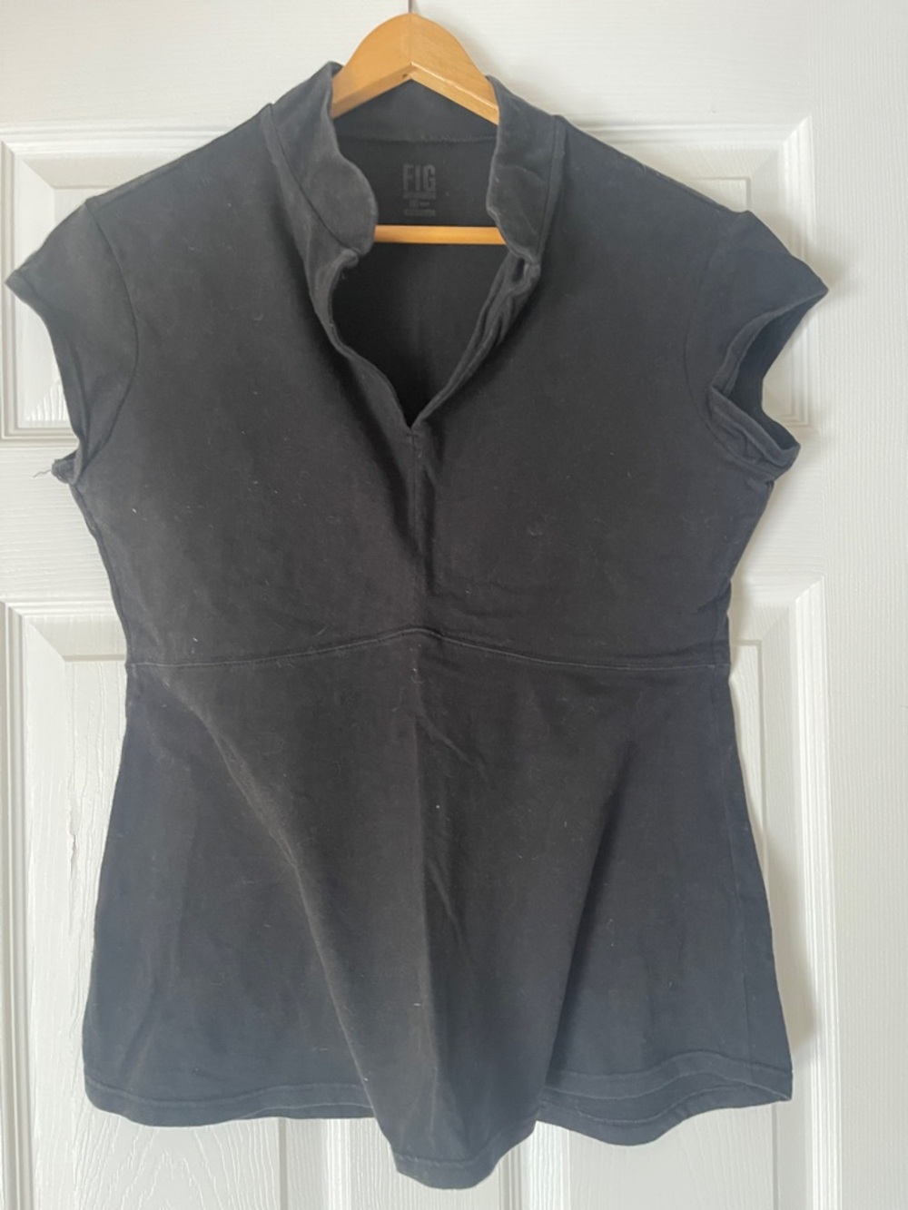 FIG Black Short-Sleeve Split-Neck Women's Top